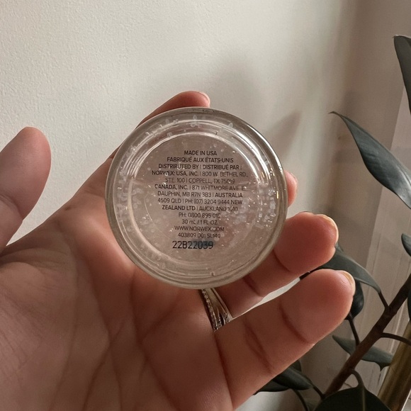 NORWEX LYSERE rejuvenating radiance serum
NEW IN BOX - Picture 8 of 8